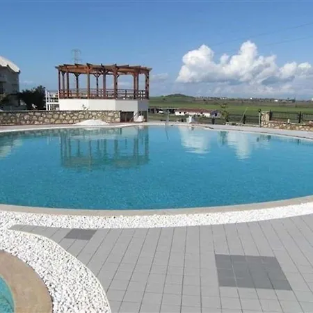 Feriehus Stunning Private 2 Bed In Great Location And Gated Community