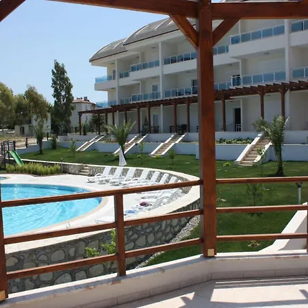 Stunning Private 2 Bed In Great Location And Gated Community *
