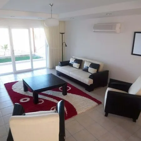 Stunning Private 2 Bed In Great Location And Gated Community *