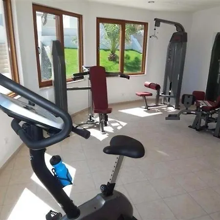 Stunning Private 2 Bed In Great Location And Gated Community Feriehus Side